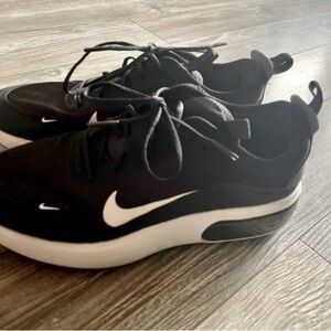 Nike Air Max Black and White for Women